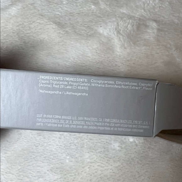 R.E.M BEAUTY Essential Drip Lip Oil - Picture 5 of 7